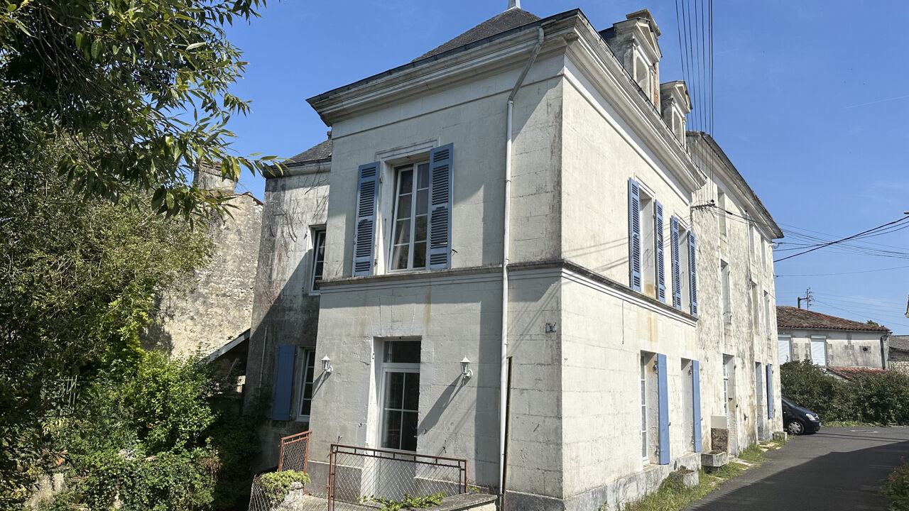 maison 14 pièces 309 m2 à vendre à Saint-Jean-d'Angély (17400)