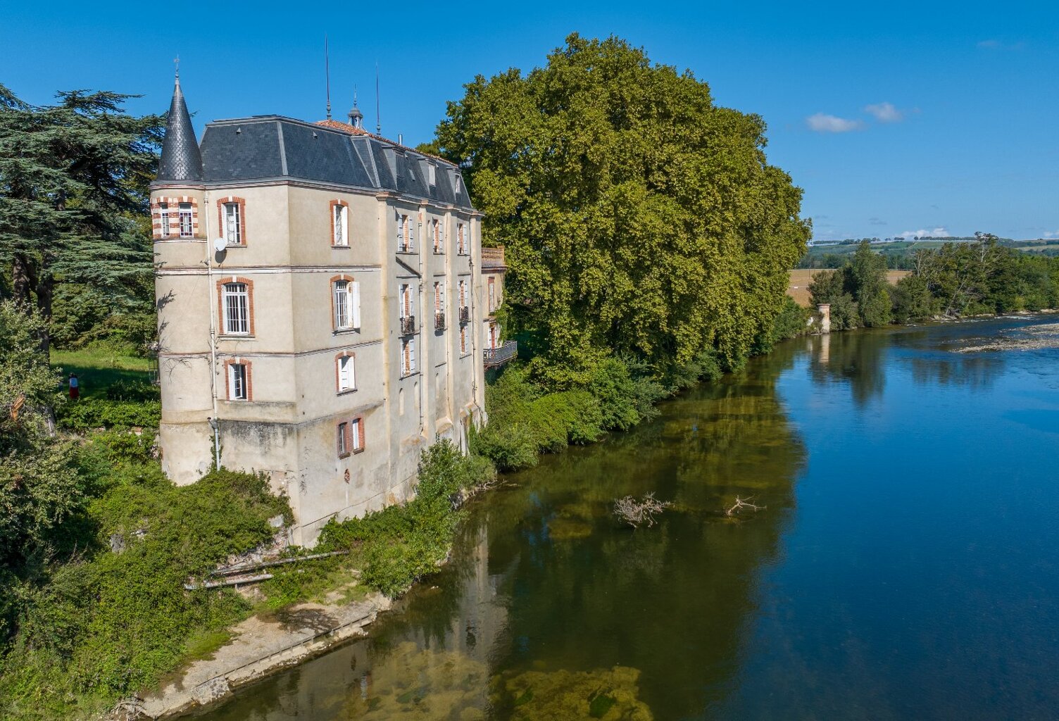 Château — photo 1