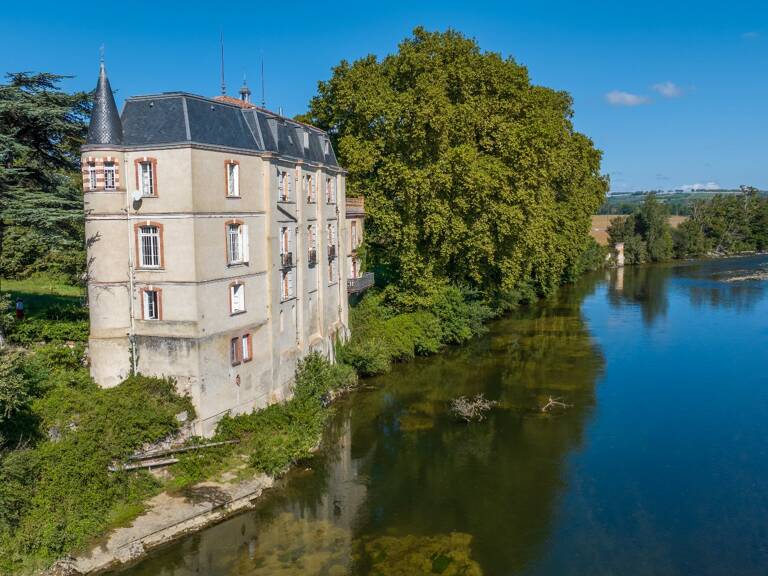 Château — photo 1