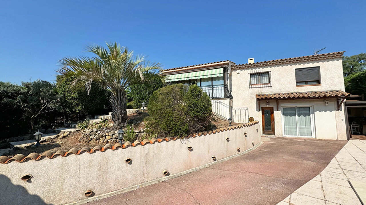 maison 6 pièces 201 m2 à vendre à Roquebrune-sur-Argens (83520)