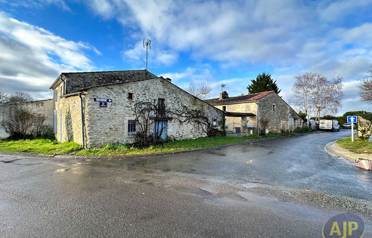 maison 6 pièces 171 m2 à vendre à Luchat (17600)