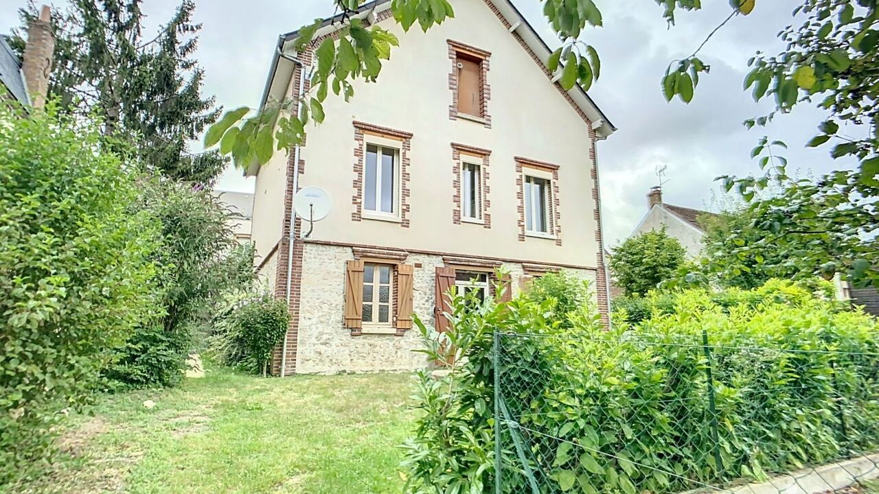 maison 3 pièces 94 m2 à vendre à Château-Renard (45220)