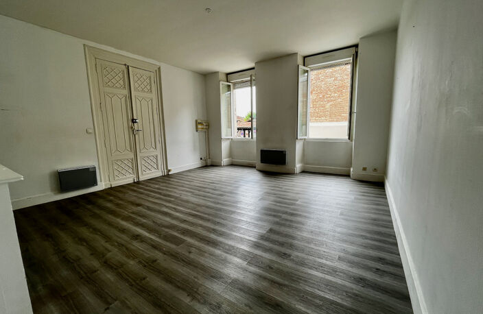 Sainte Livrade sur Lot, IMMEUBLE DE RAPPORT de 423 m2 habitables comprenant 7 lots d'habitation Rentabilité très bonne de 12,10 % avec 34 969  de loyers bruts annuels avec les 7 logements loués (actuellement 6 logements occupés/7) Les locataires en place — photo 4