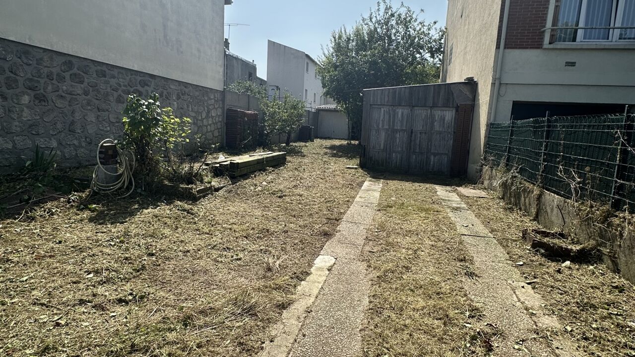 terrain  pièces 241 m2 à vendre à Montreuil (93100)