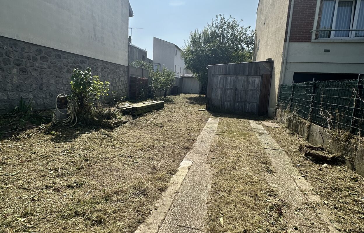 terrain  pièces 241 m2 à vendre à Montreuil (93100)