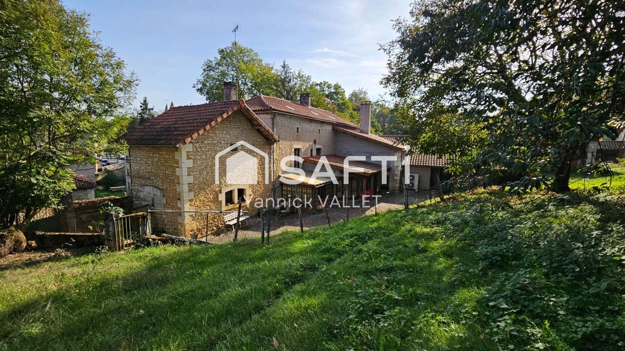 maison 7 pièces 255 m2 à vendre à Javerlhac-Et-la-Chapelle-Saint-Robert (24300)