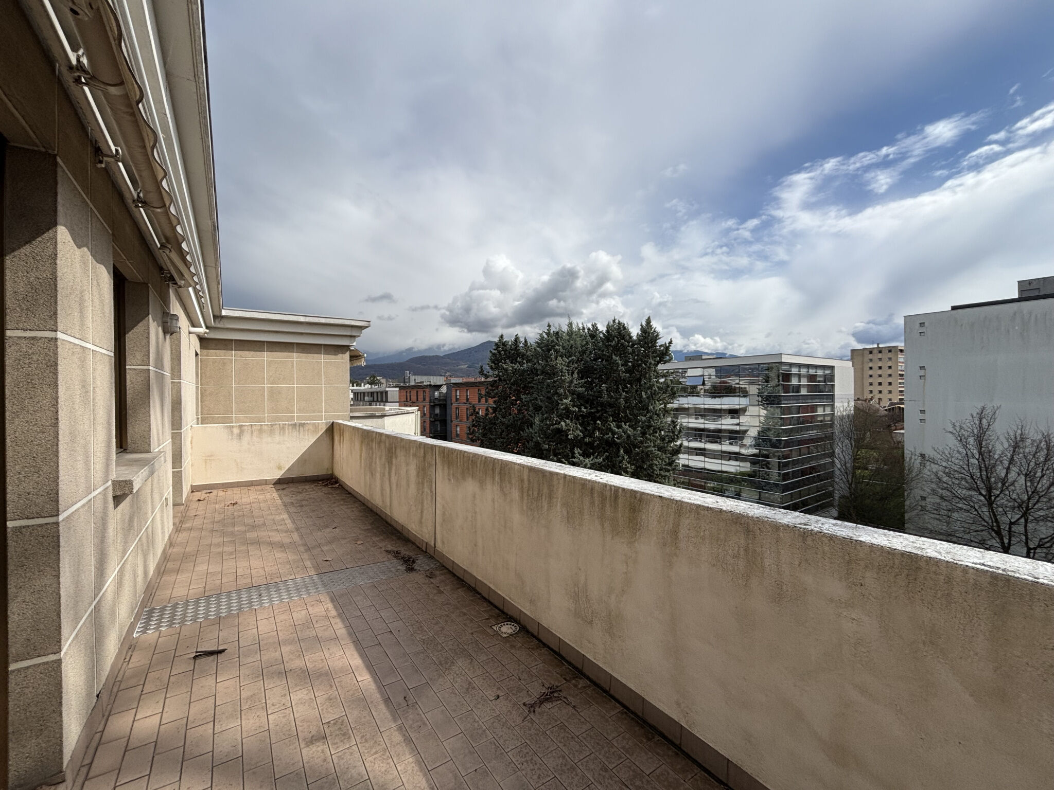 Appartement 5 pièces  à louer Grenoble 38000