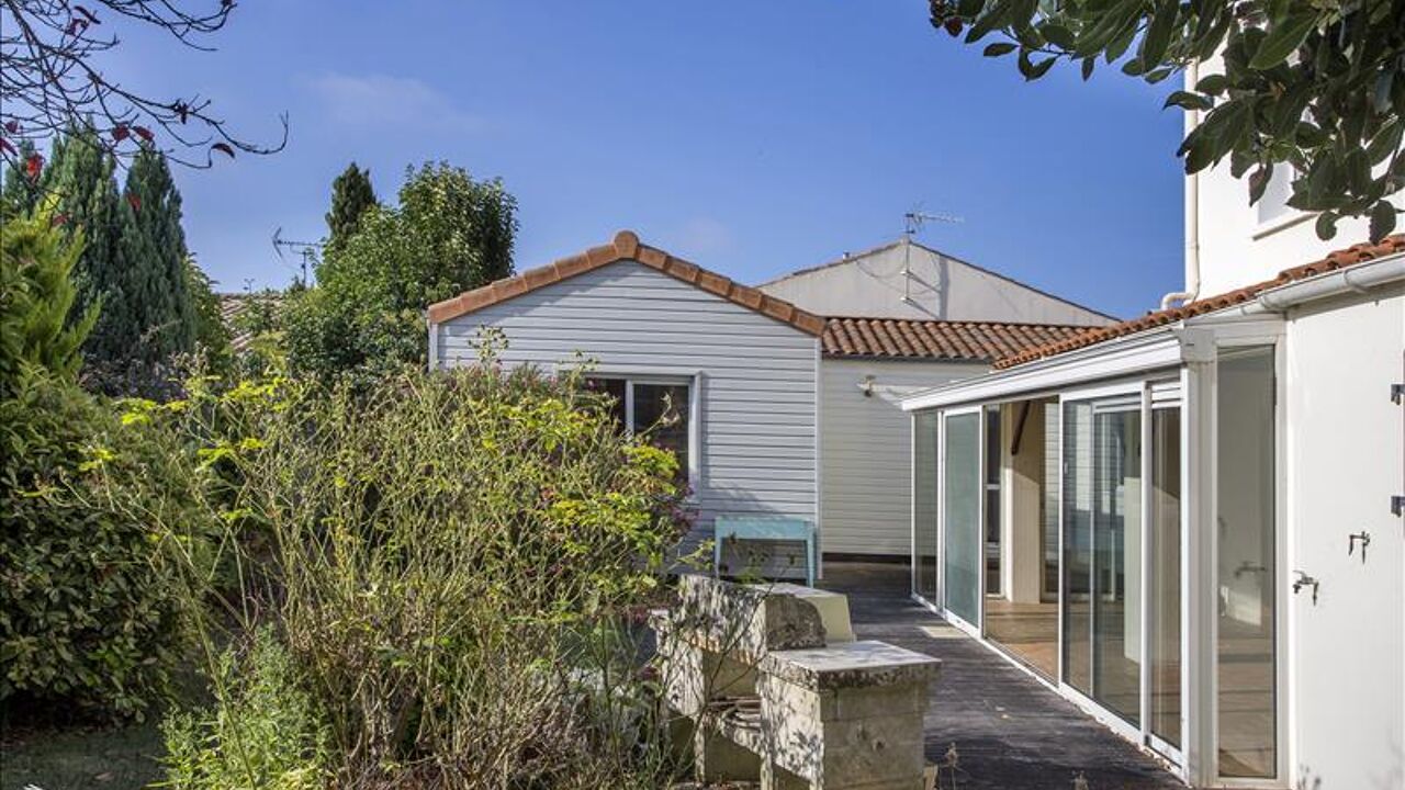 maison 5 pièces 136 m2 à vendre à La Rochelle (17000)