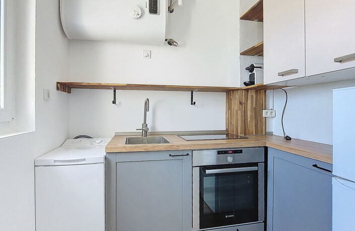 Appartement T1 bis de 25.81m2 + cave et parking collectif au — photo 5