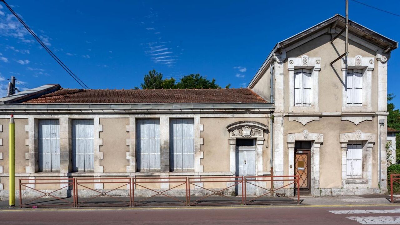 maison  pièces 186 m2 à vendre à Gond-Pontouvre (16160)