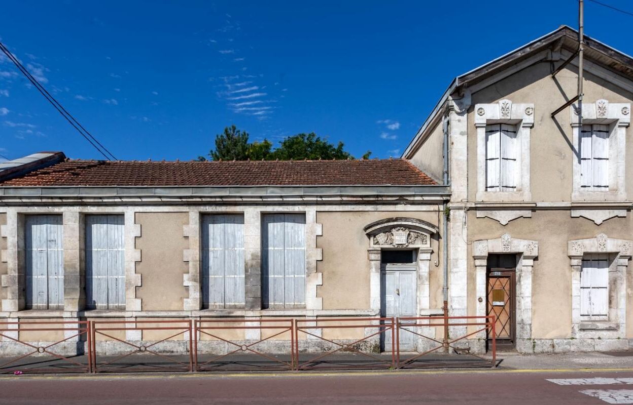 maison  pièces 186 m2 à vendre à Gond-Pontouvre (16160)