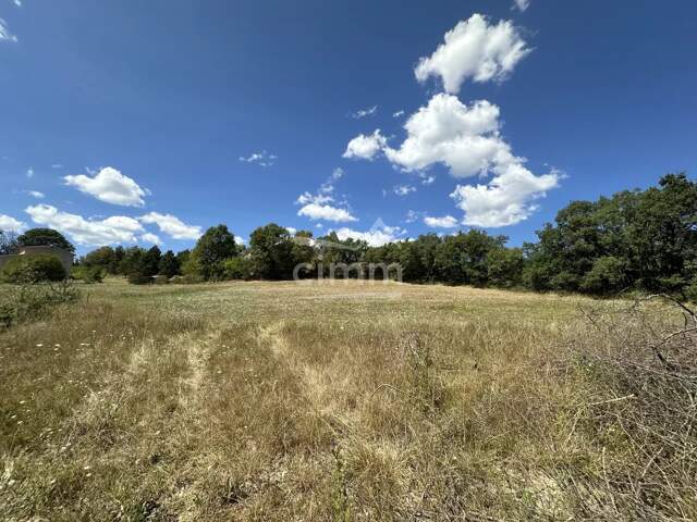 Terrain constructible 1550 m² 'libre constructeur' — photo du bien