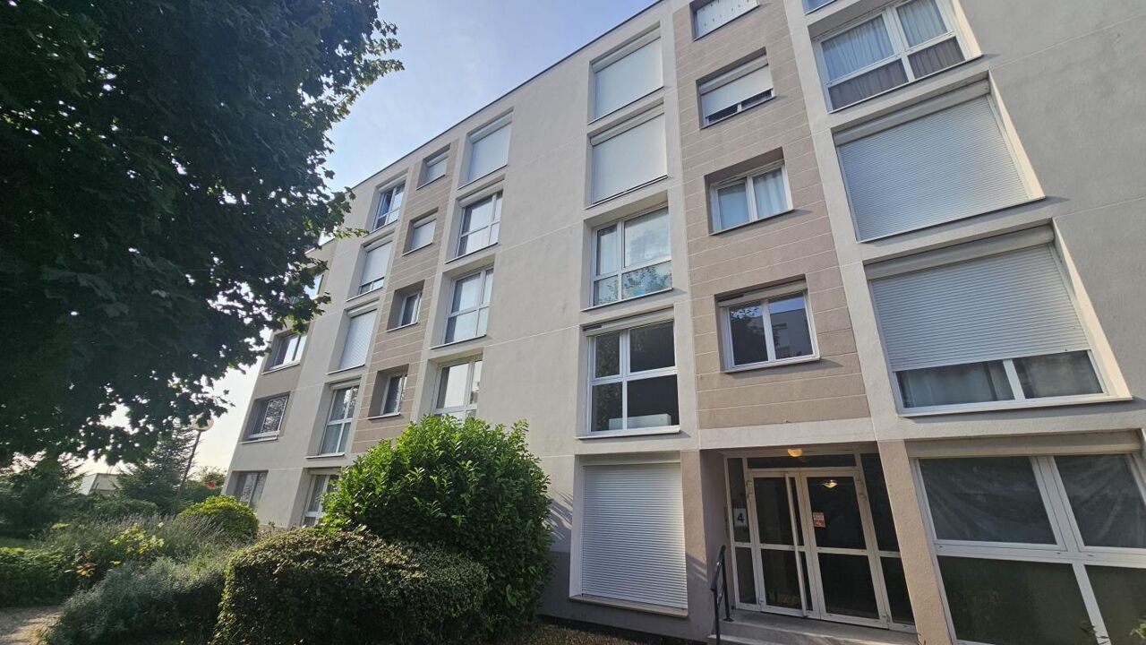 appartement 2 pièces 42 m2 à louer à Saint-Jean-de-la-Ruelle (45140)