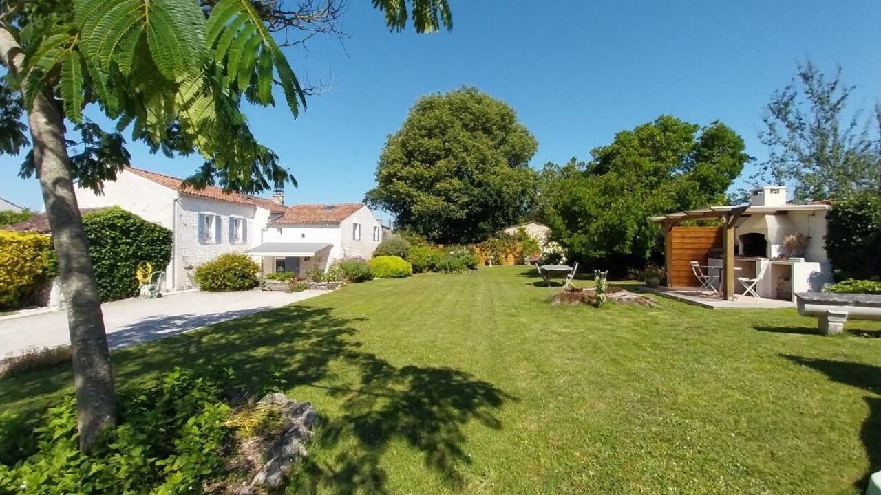 maison 8 pièces 248 m2 à vendre à Meursac (17120)