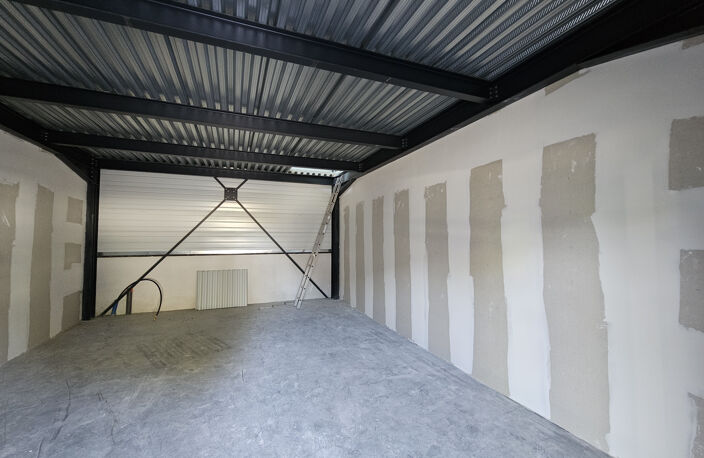 Location commerce 1 pièce 90 m² à Saintes (17100) — photo 2