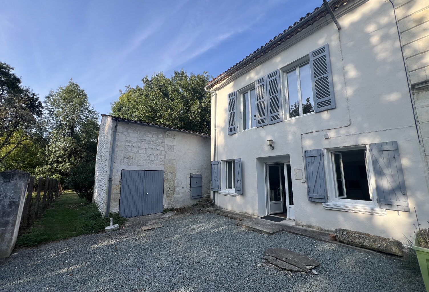 MAISON DE VACANCES AU BORD DE L'EAU — photo 1