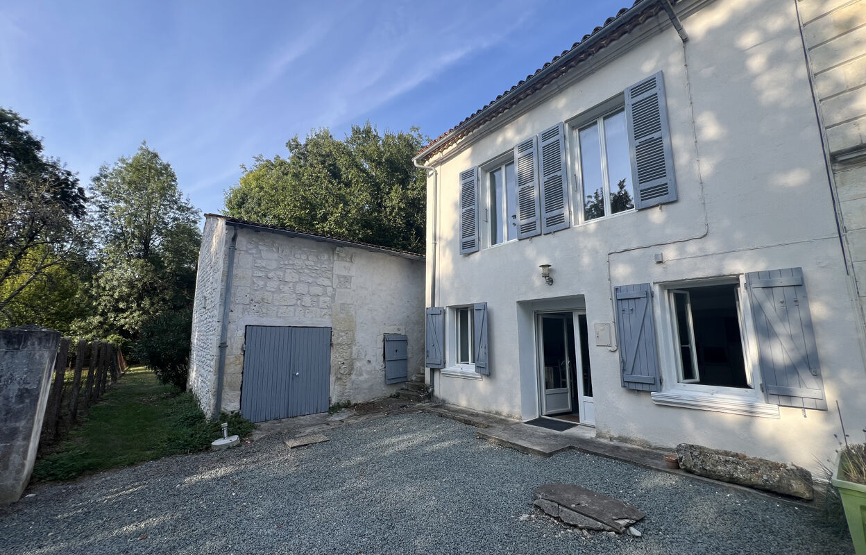 maison 5 pièces 118 m2 à vendre à Saintes (17100)