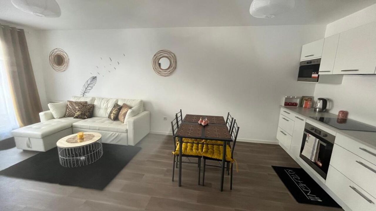 appartement 3 pièces 60 m2 à louer à Roissy-en-Brie (77680)