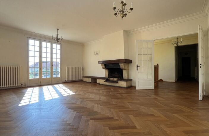 Maison sur 6 132 m² de terrain — photo 2