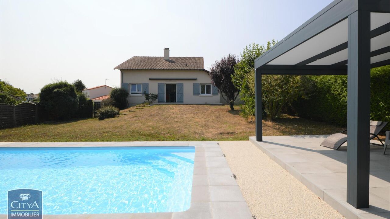 maison 6 pièces 137 m2 à vendre à Cholet (49300)