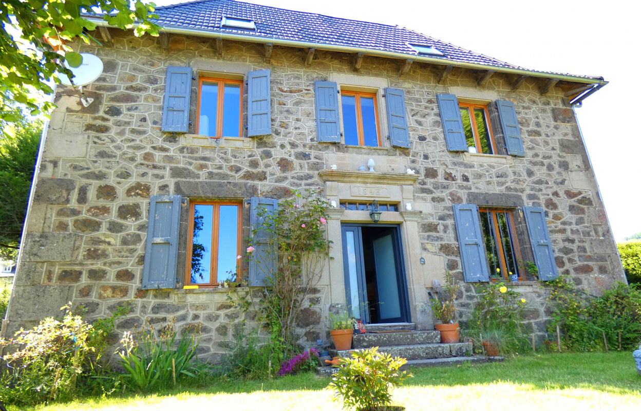 maison 4 pièces 110 m2 à vendre à Aurillac (15000)