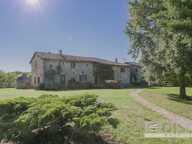 Spacieuse propriété avec Gîte, piscine et 10 hectares sur magnifique position. — photo 2