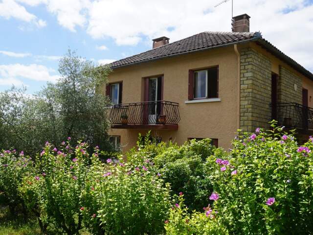 Maison dans quartier calme — photo du bien