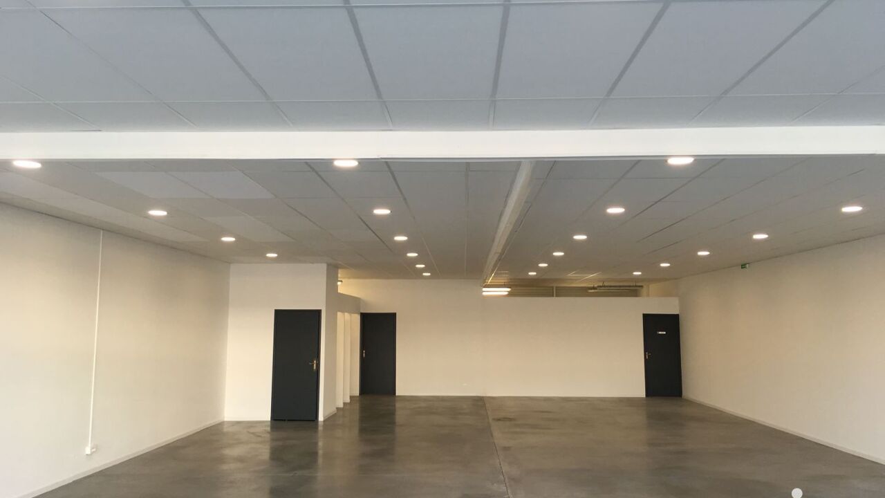 commerce  pièces 250 m2 à louer à Claira (66530)