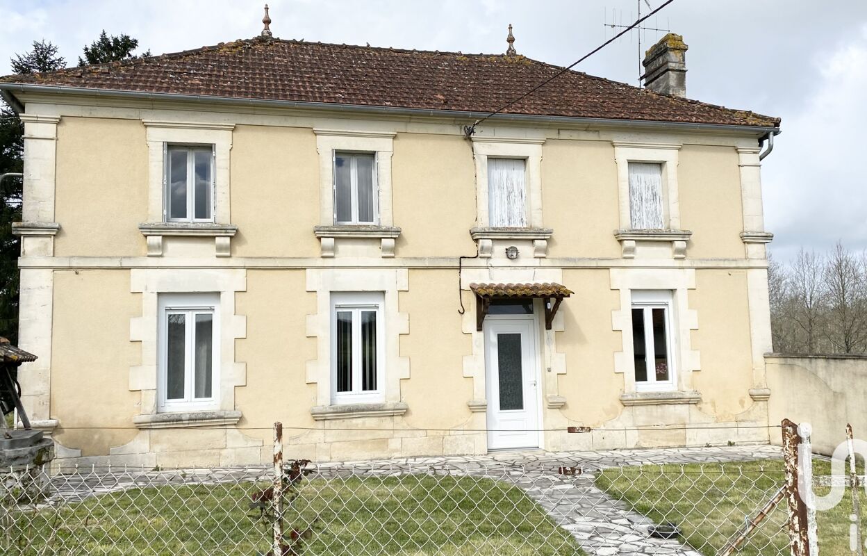 maison 4 pièces 128 m2 à vendre à Tugéras-Saint-Maurice (17130)