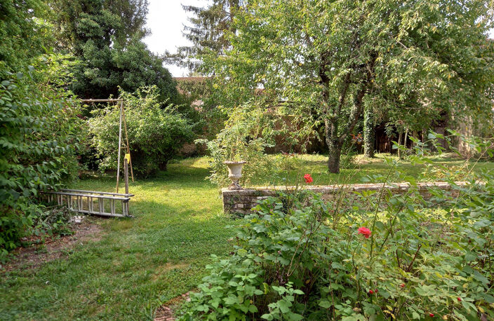 ARNAY LE DUC — photo 3