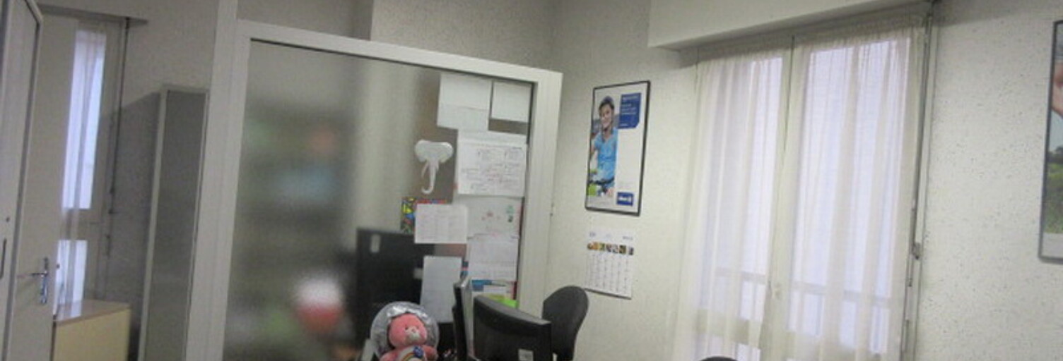 Commerce  100 m² à louer à Rodez (12000)