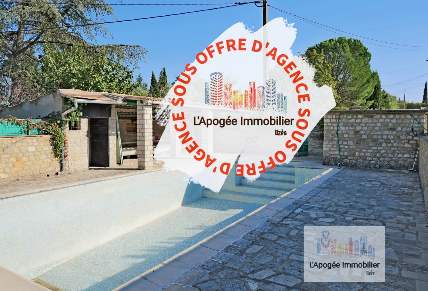 Terrain constructible en coeur de village — photo 1