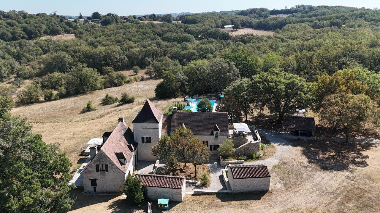 maison 12 pièces 350 m2 à vendre à Gourdon (46300)