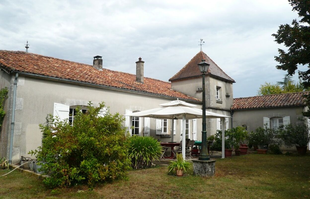 maison 14 pièces 277 m2 à vendre à Cognac (16100)