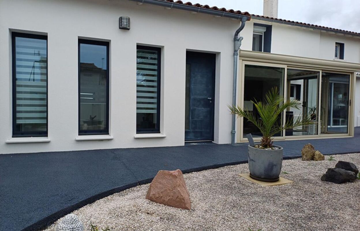 maison 5 pièces 150 m2 à vendre à Aiffres (79230)