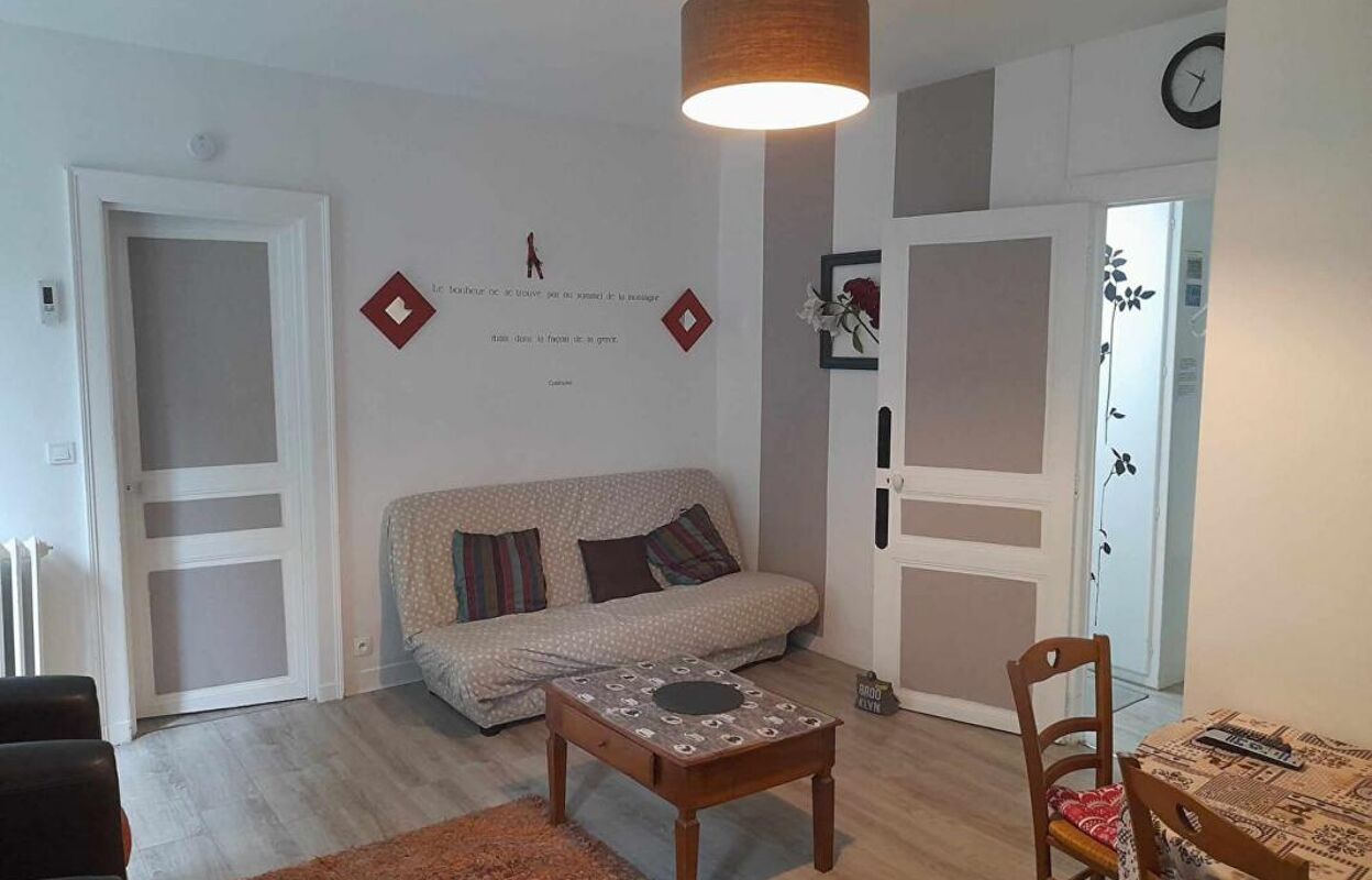 appartement 2 pièces 57 m2 à vendre à Eaux-Bonnes (64440)