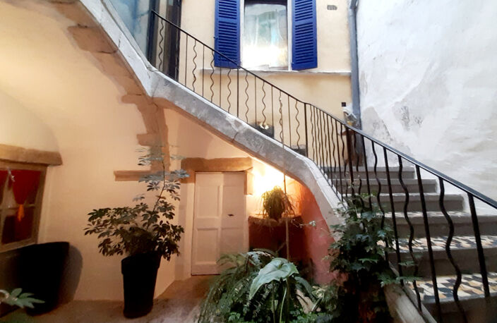 Bien rare en coeur de ville de Saint-Affrique — photo 2