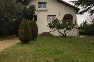 Maison 6 pièces 2300 €