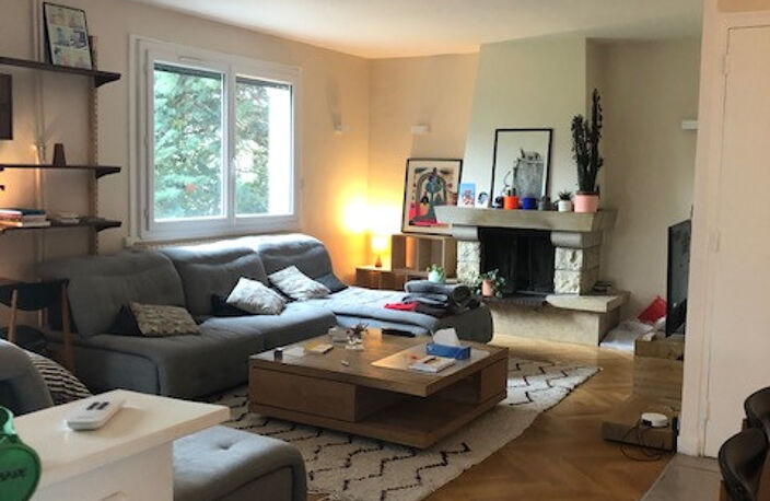 Location maison 6 pièces 200 m² à Caluire-et-Cuire (69300) — photo 2