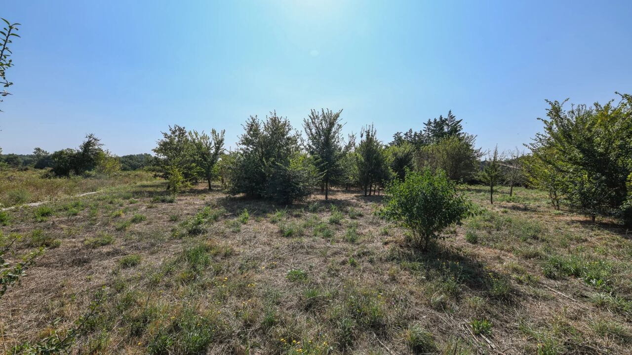 terrain  pièces 2350 m2 à vendre à Uzès (30700)