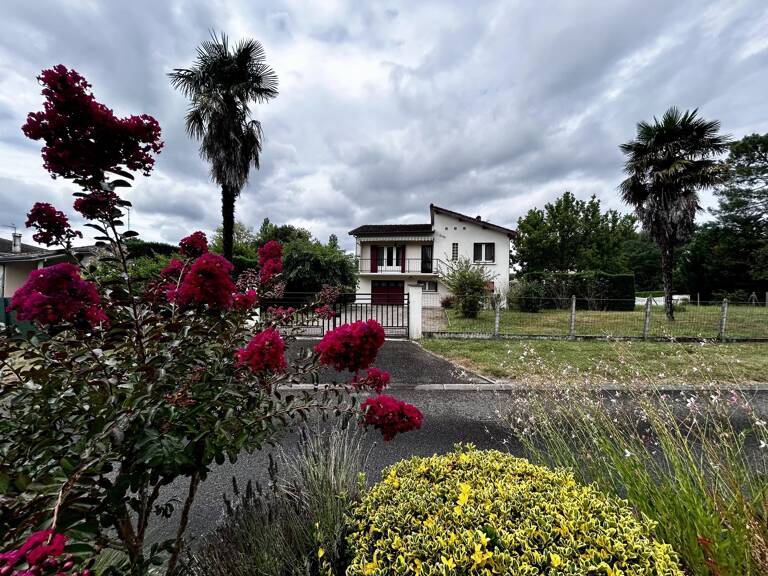 Maison de village avec terrain — photo 1