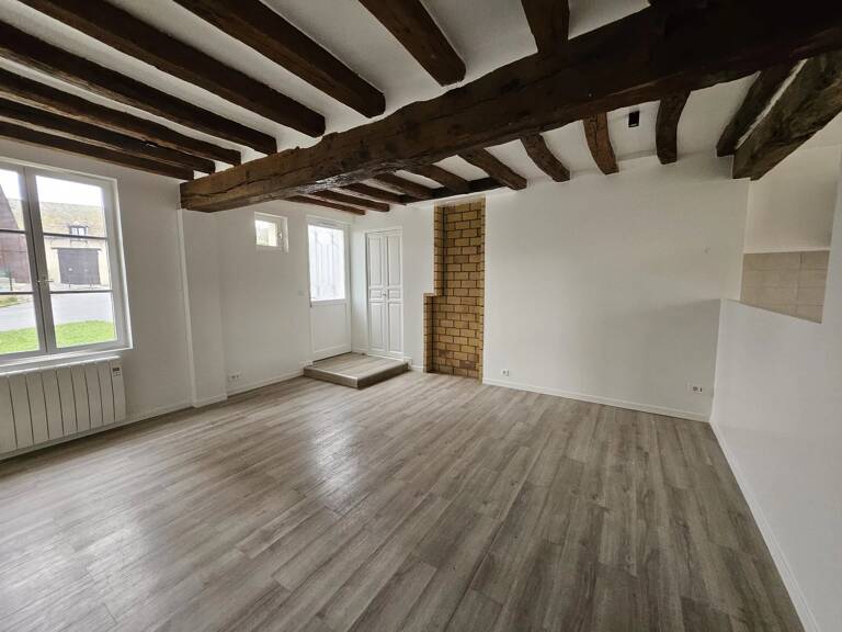 A LOUER - Maison de ville - HOUDAN — photo 1