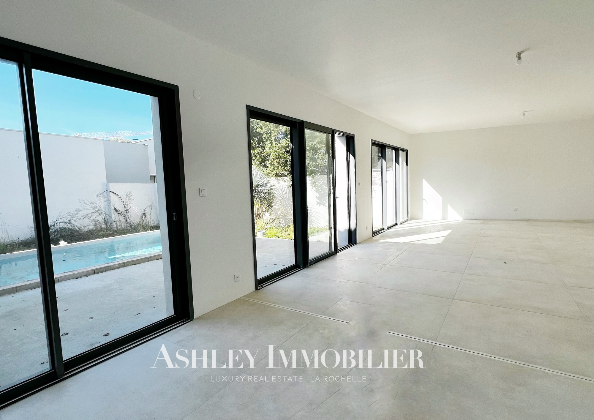 Villa / Maison 5 pièces  à vendre Rochelle (La) 17000