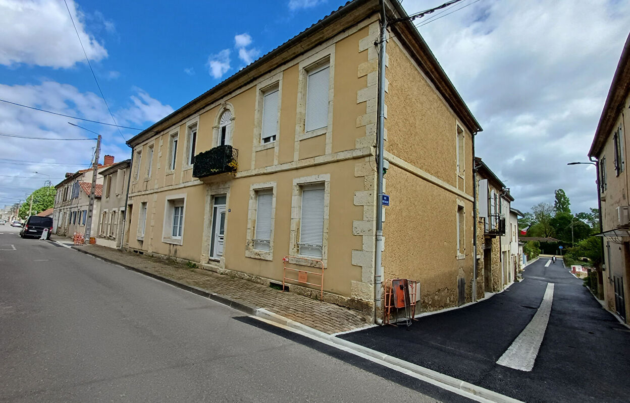 immeuble  pièces 350 m2 à vendre à Vic-Fezensac (32190)