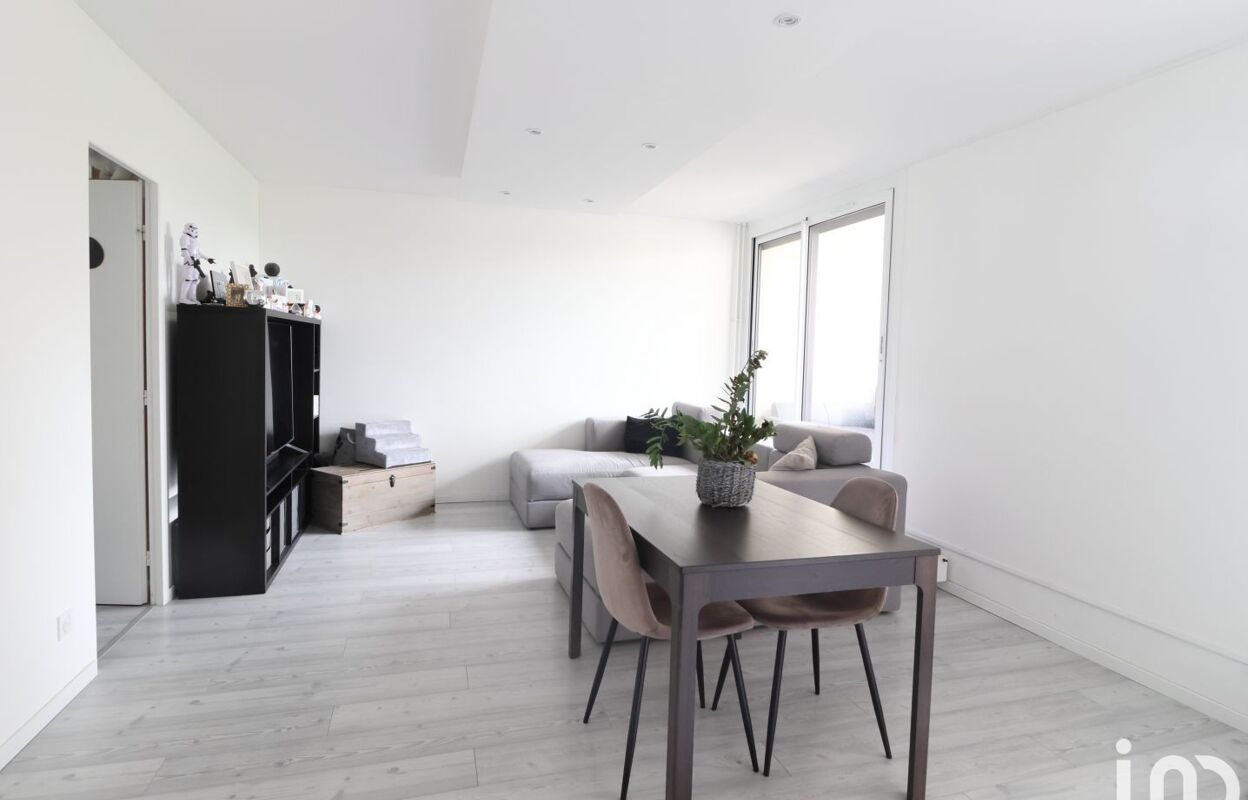 appartement 3 pièces 75 m2 à vendre à Élancourt (78990)