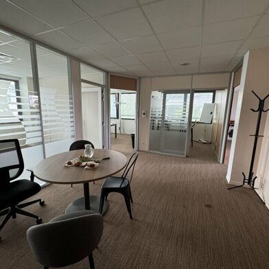 Bureau 145 m²