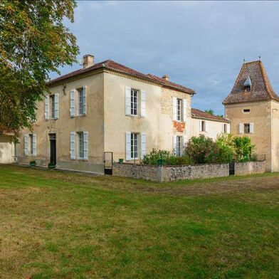 Maison 10 pièces 543400 €