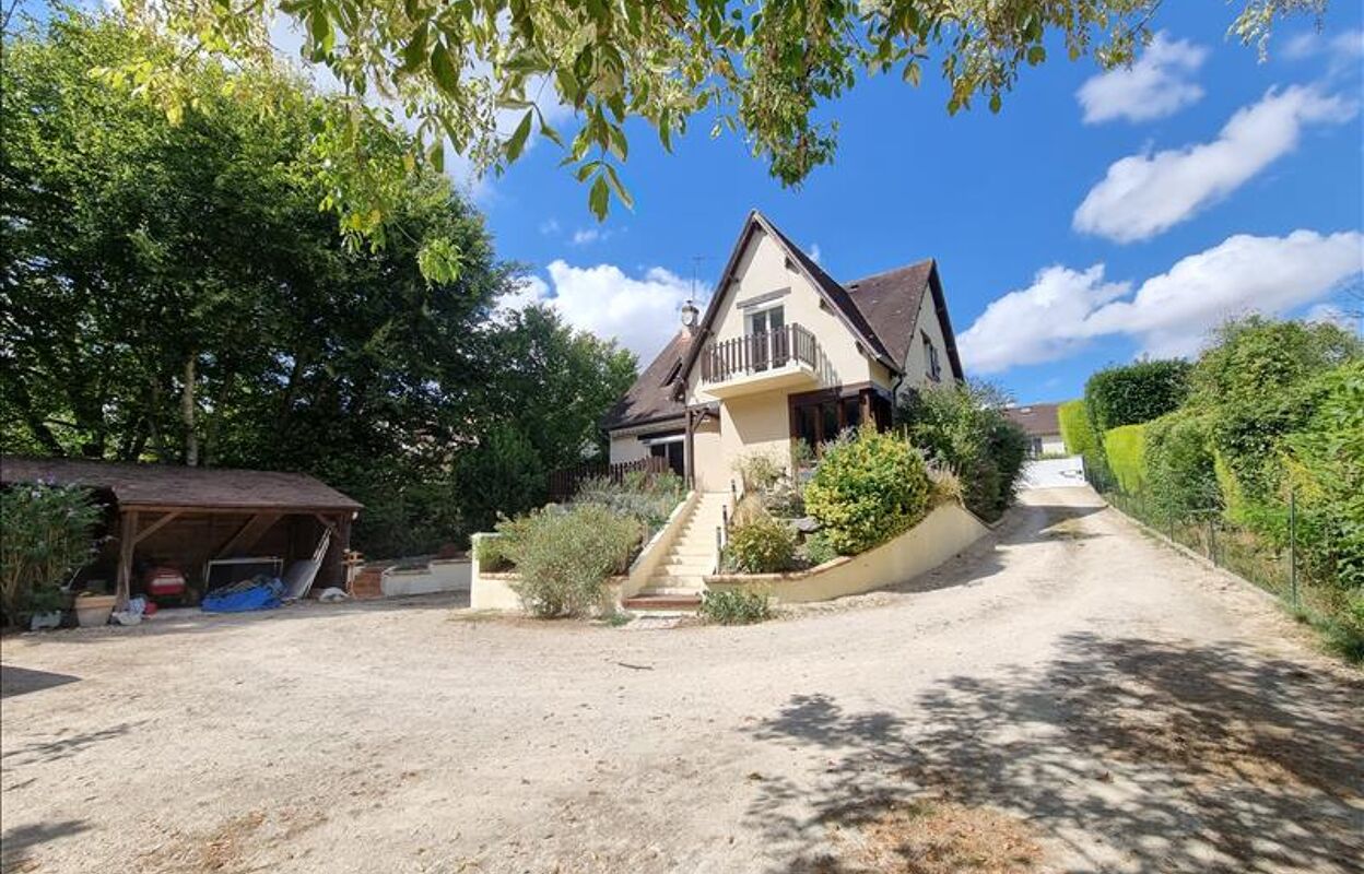 maison 6 pièces 160 m2 à vendre à Saint-Germain-du-Puy (18390)