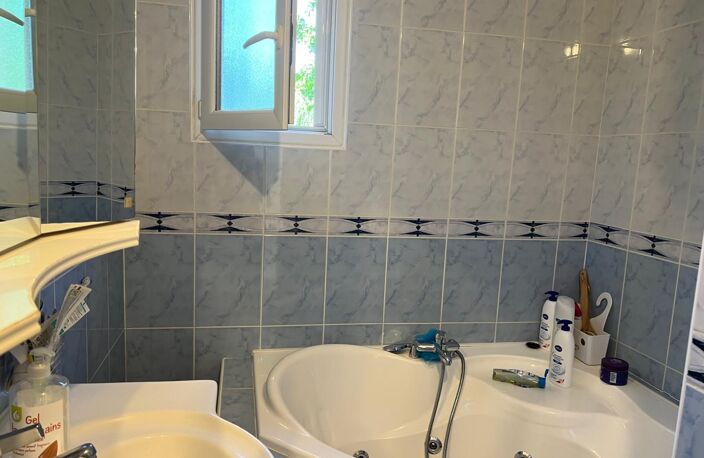 Appartement T4 de 102m² avec terrasse et jardin privatif de 150 — photo 5