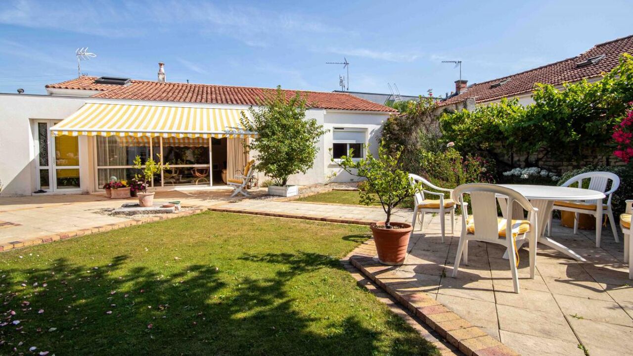 maison 4 pièces 140 m2 à vendre à La Rochelle (17000)